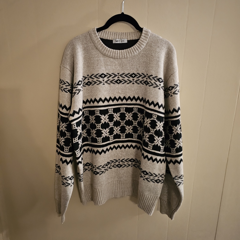 MCJC Men's Medium Cream and Black Super Soft Sweater